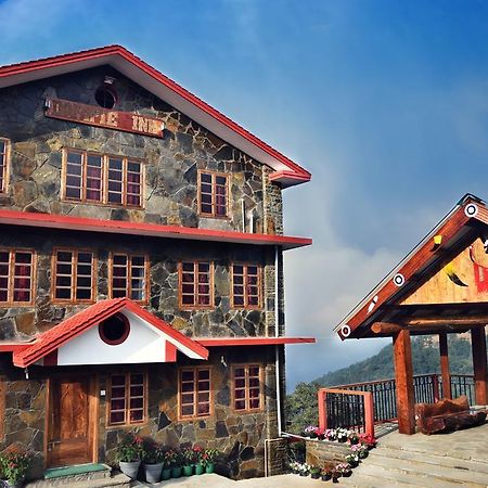 Dovipie Inn Kohima Zewnętrze zdjęcie