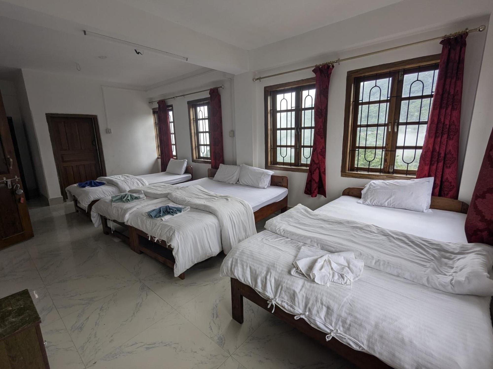 Dovipie Inn Kohima Zewnętrze zdjęcie