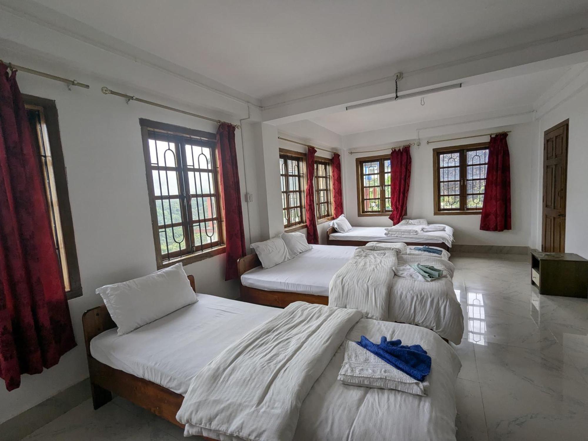 Dovipie Inn Kohima Zewnętrze zdjęcie